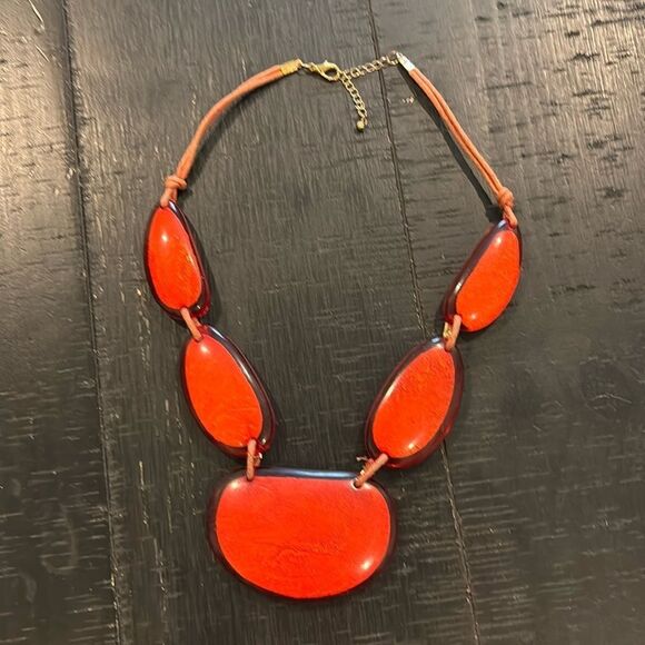 Gorgeous Statement Metallic Inlay Red Acrylic Necklace - Picture 1 of 5